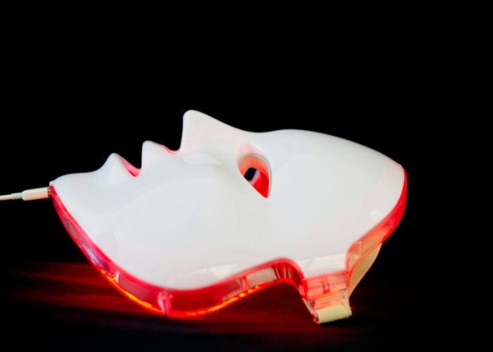 Red Light Therapy, Your Secret Anti-Aging & Anti-Acne Weapon - SkinBay